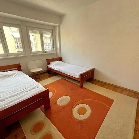 Komforan Trosoban Stan U Centru * Sarajevo